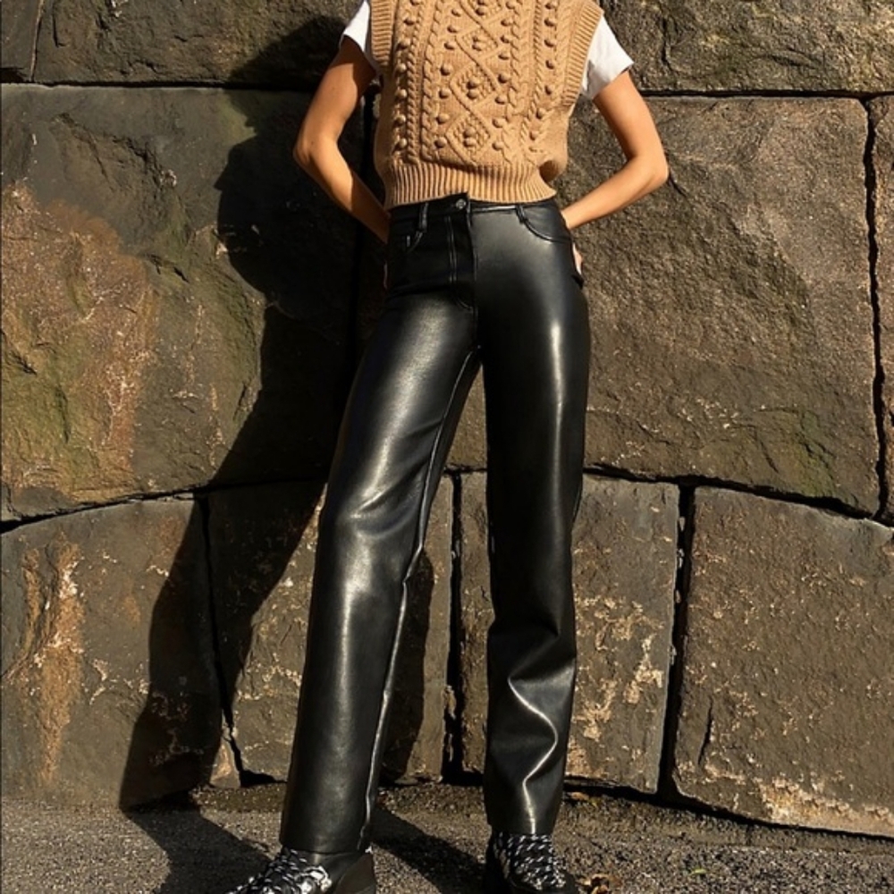 Aritzia Black Straight Leg Pants